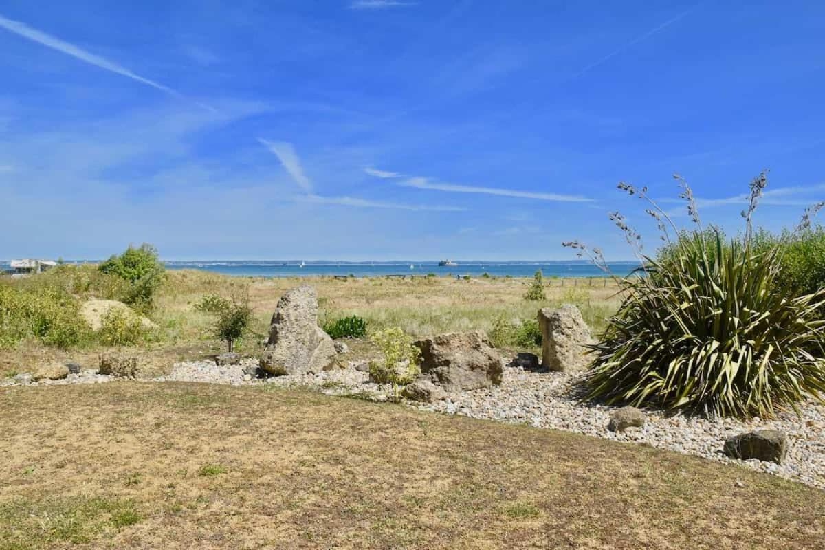 12A Solent Landing Direct Beach Access Bembridge Bagian luar foto