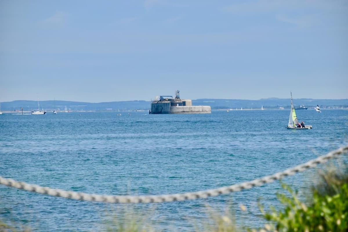 12A Solent Landing Direct Beach Access Bembridge Bagian luar foto