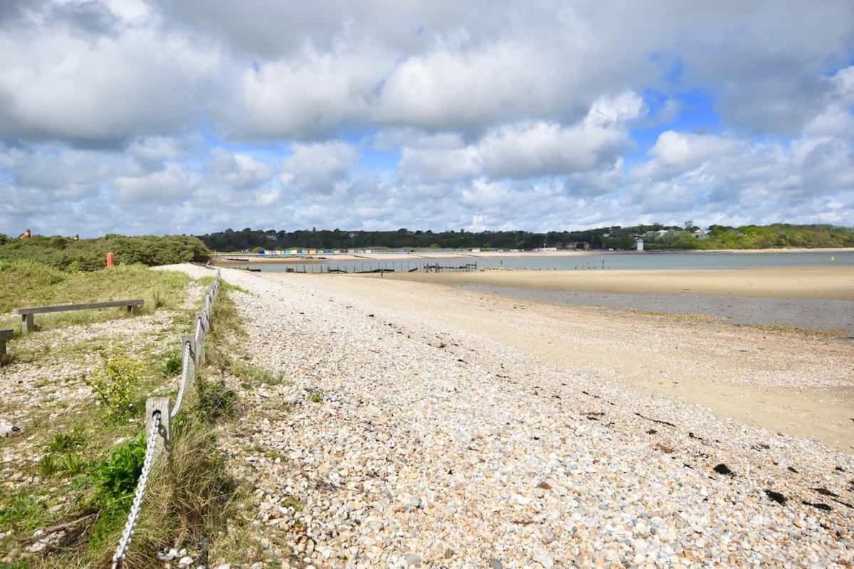 12A Solent Landing Direct Beach Access Bembridge Bagian luar foto