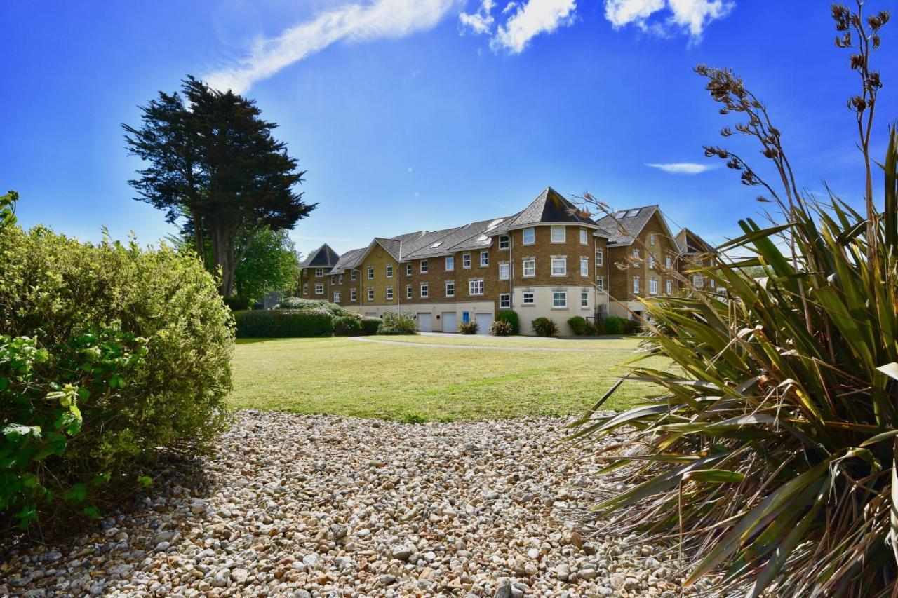 12A Solent Landing Direct Beach Access Bembridge Bagian luar foto