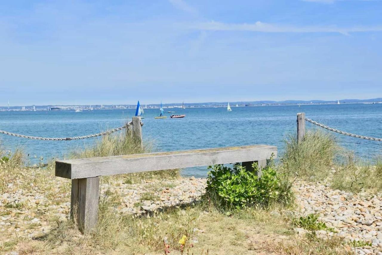 12A Solent Landing Direct Beach Access Bembridge Bagian luar foto